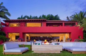 Stunning 7Bd Beachfront Villa Fully Staffed with access to St Regis 4 Seasons & More